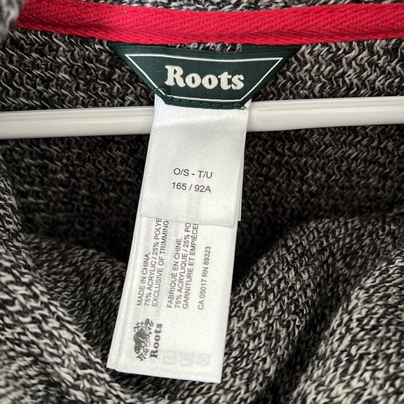 Roots poncho never worn - Picture 2 of 3